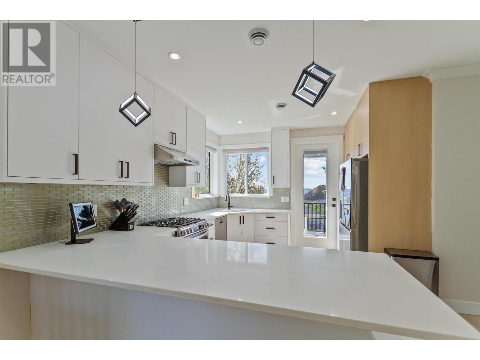 103 954 EDGAR AVENUE, Coquitlam real estate listing R2999447