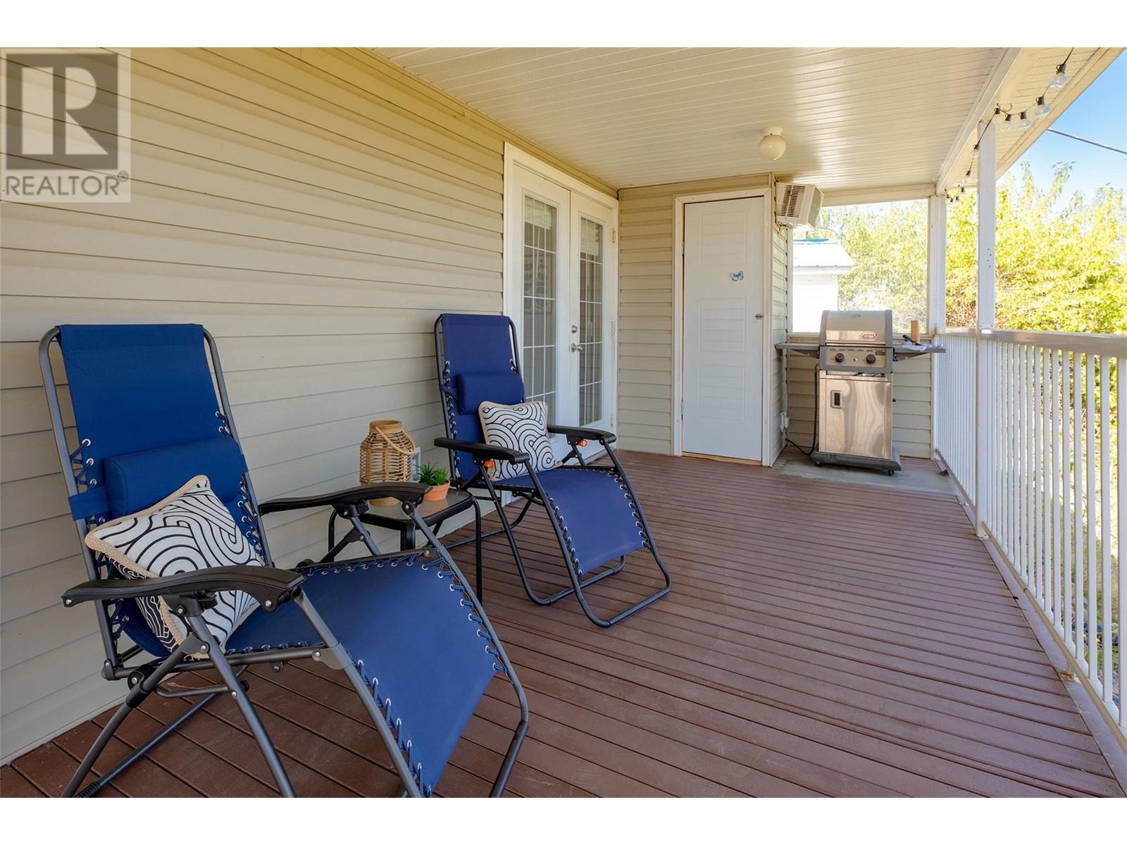 25 1885 Tappen Notch Hill Road, Tappen
