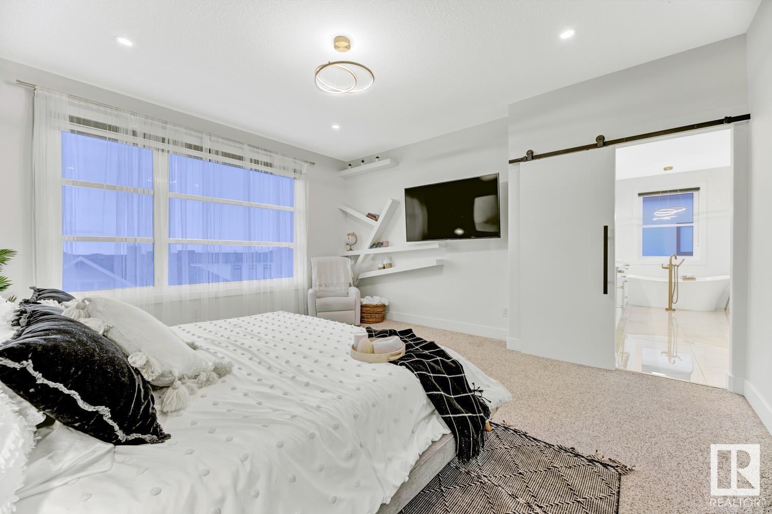 Photo 6 of 5006 Woolsey Pl Nw, Edmonton AB