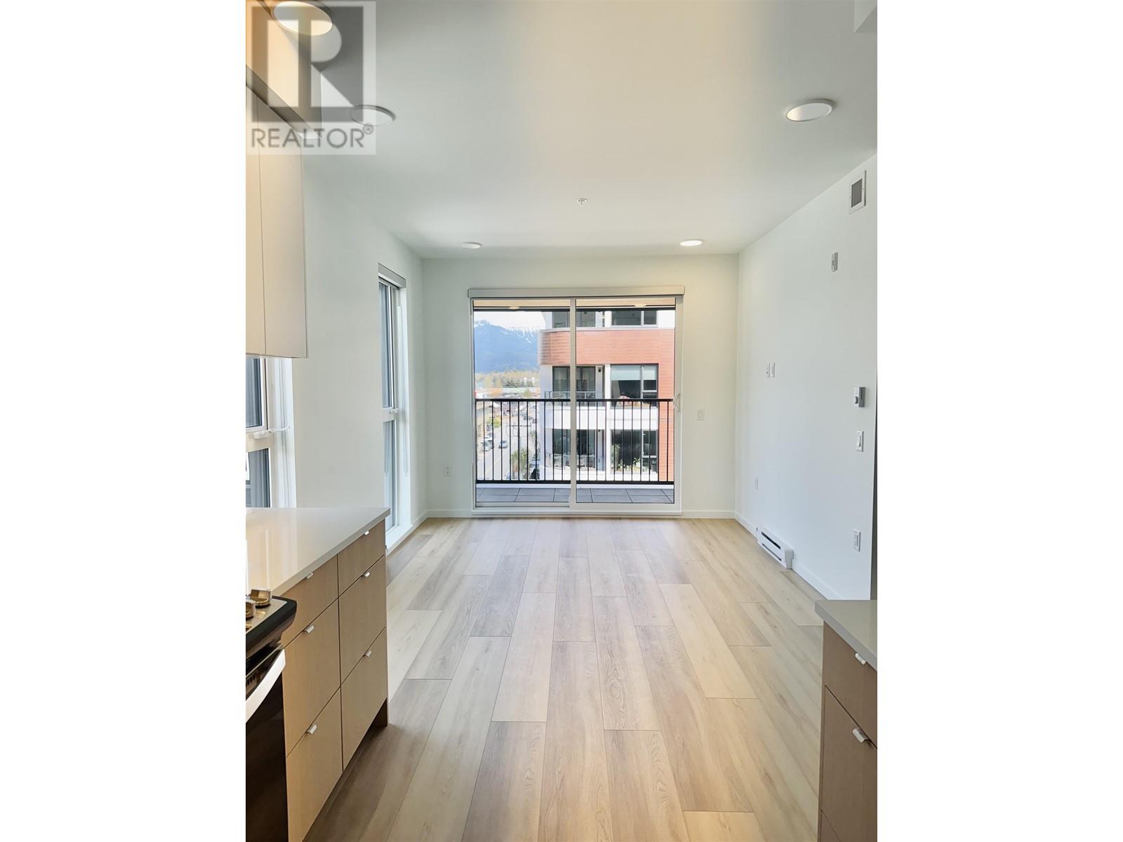 301 37994 SECOND AVENUE, Squamish