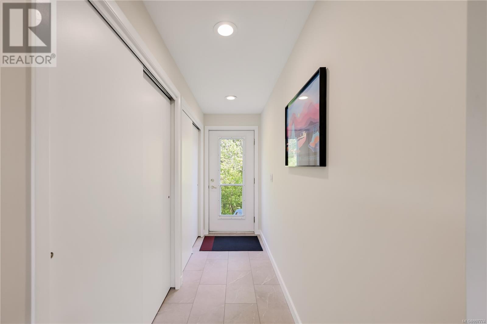  710 Brookridge Place, Saanich