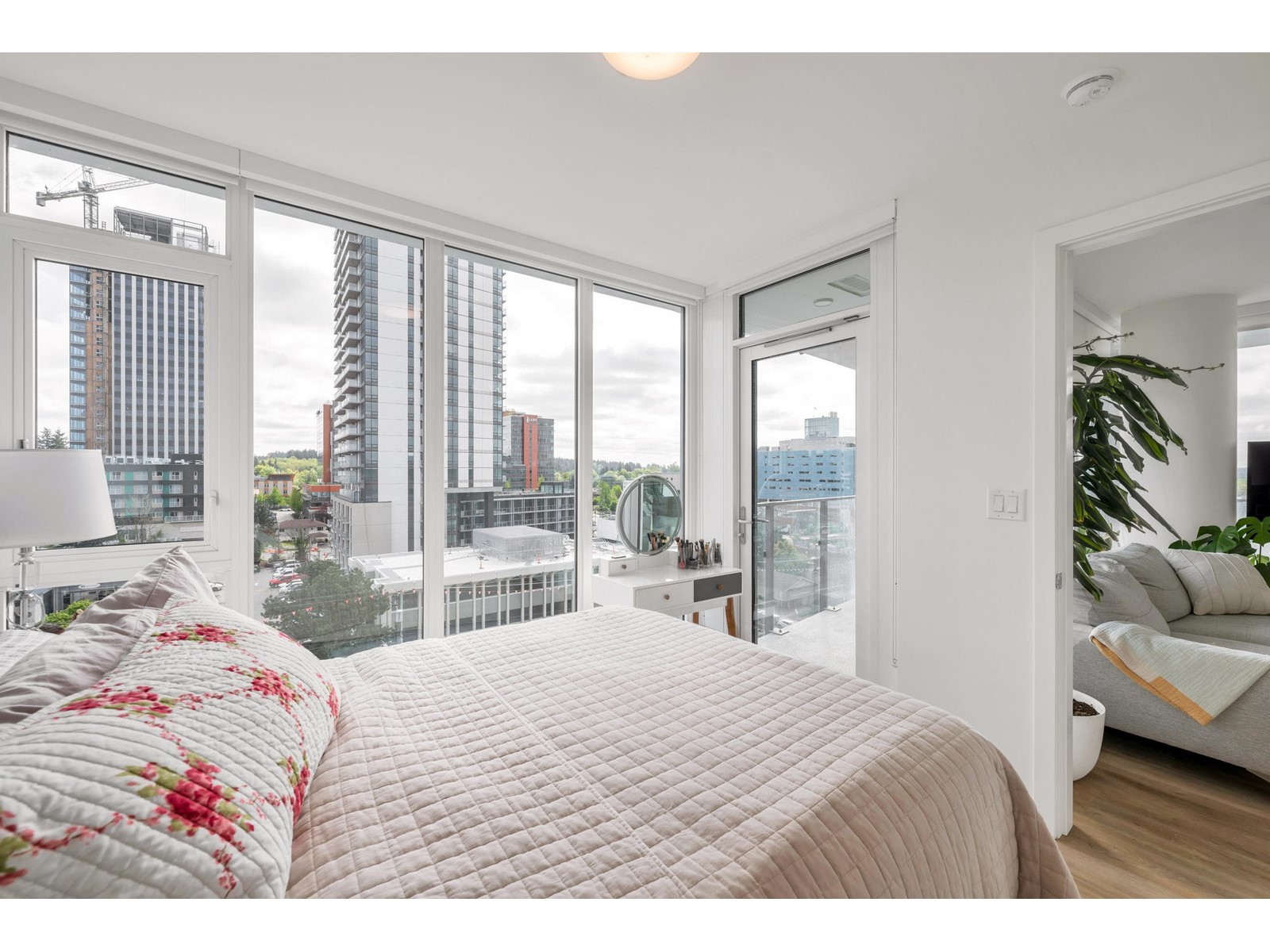 809 9675 KING GEORGE BOULEVARD, Surrey