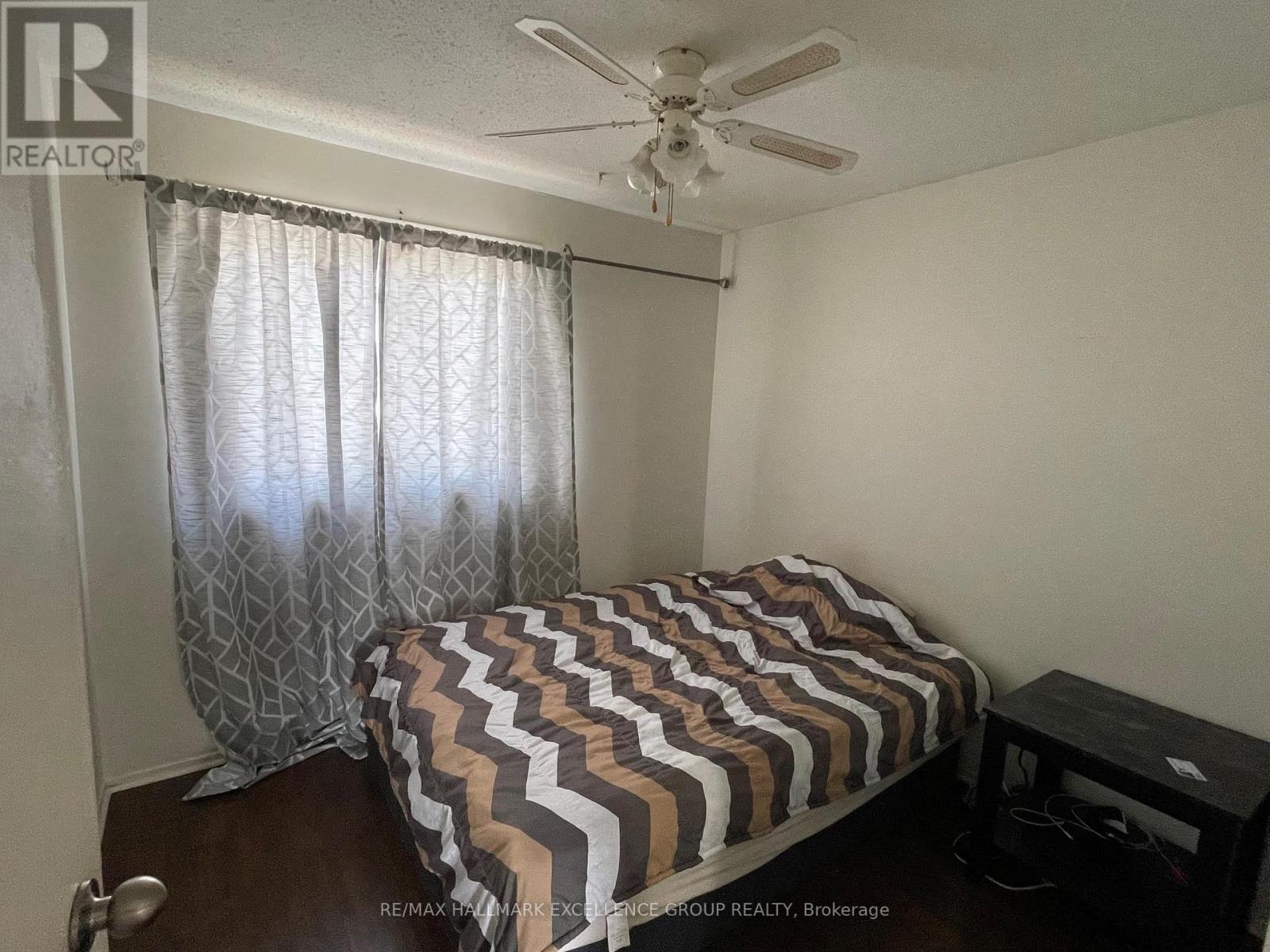 Photo 5 of 8 1906 Belmore Lane, Ottawa ON