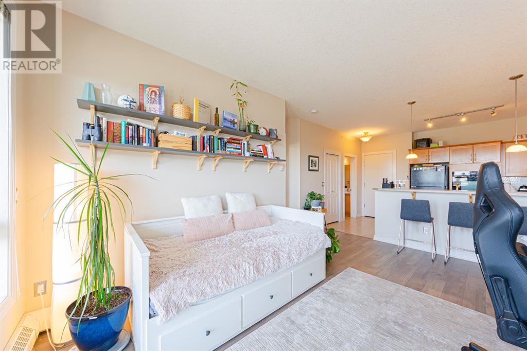 Single Family House for Sale in    Avenue NW Varsity Calgary 