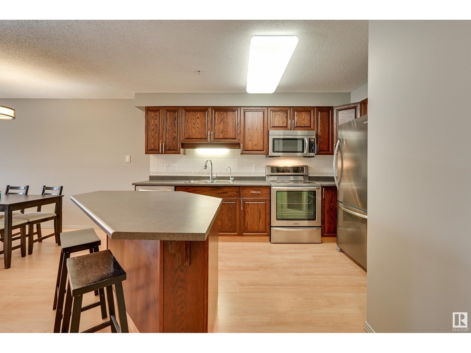 #305 8909 100 ST NW, Edmonton