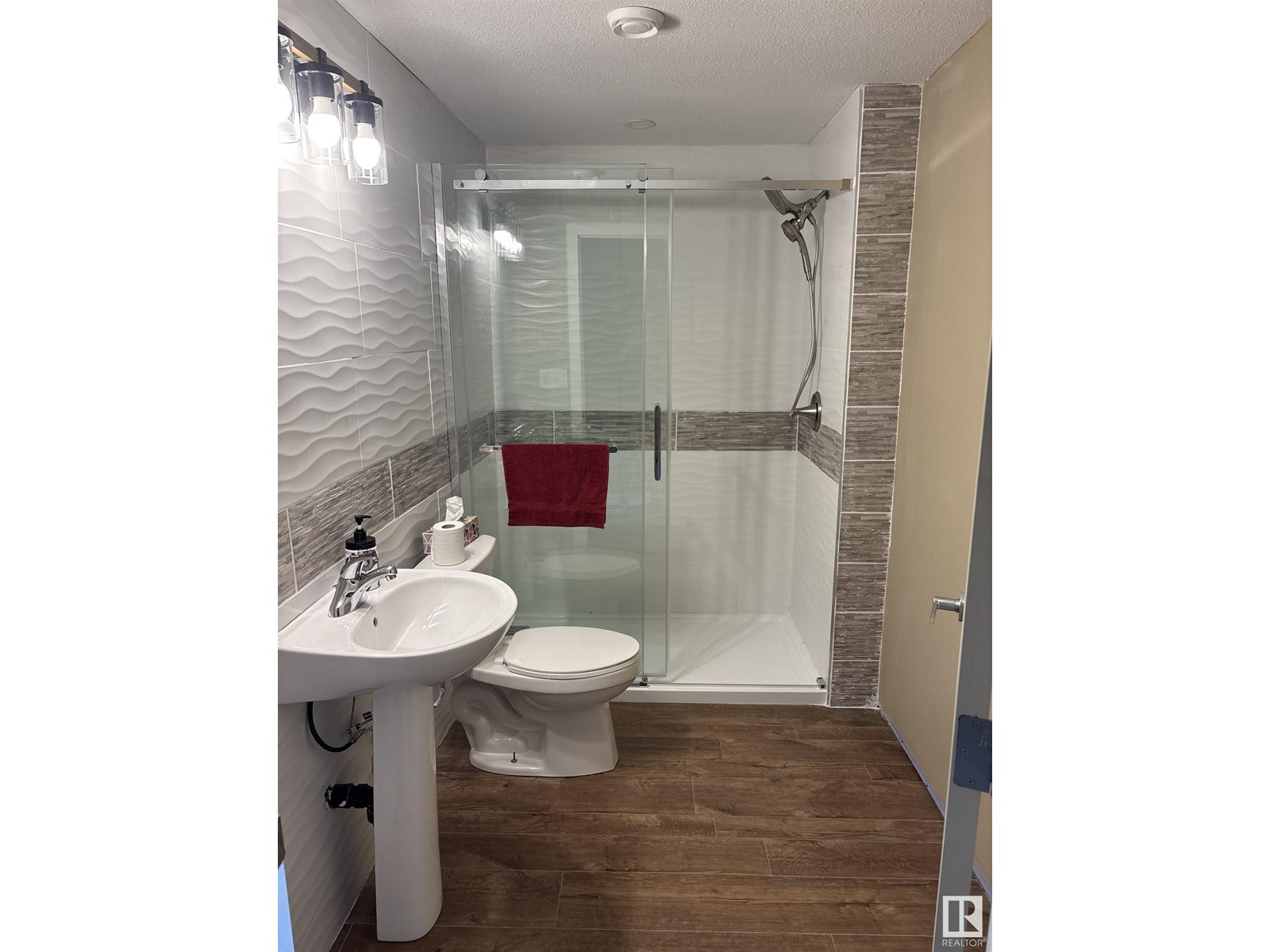7135 EDGEMONT WY NW, Edmonton