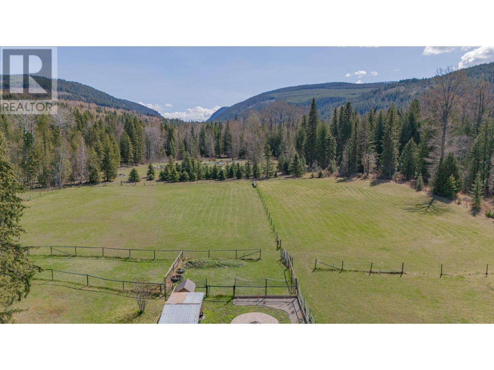 1416 Creighton Valley Road, Lumby