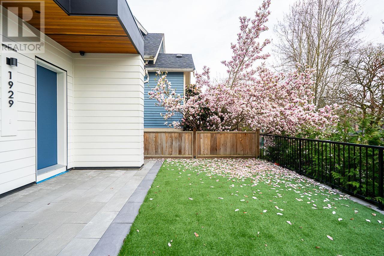 1929 E 8TH AVENUE, Vancouver