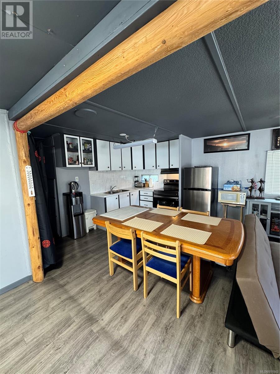 Photo 15 of 204 380 Martindale Rd, Parksville BC