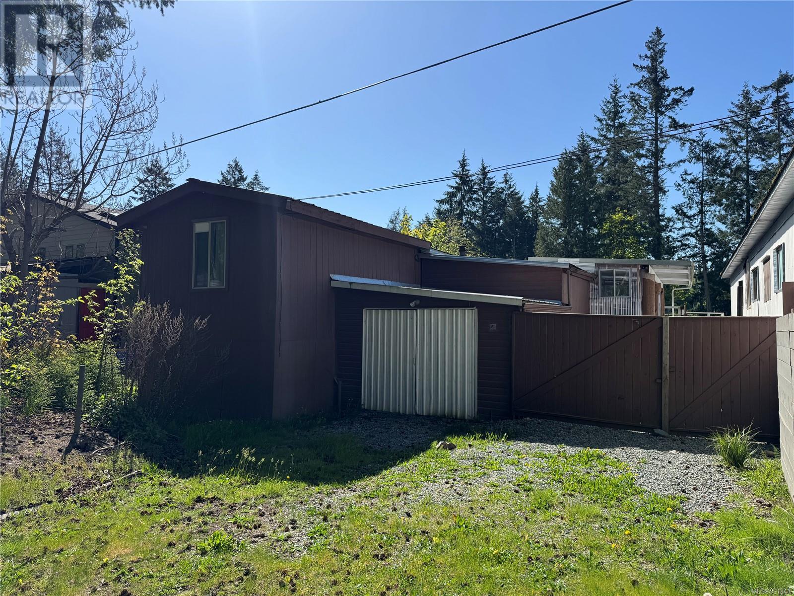 Photo 22 of 204 380 Martindale Rd, Parksville BC
