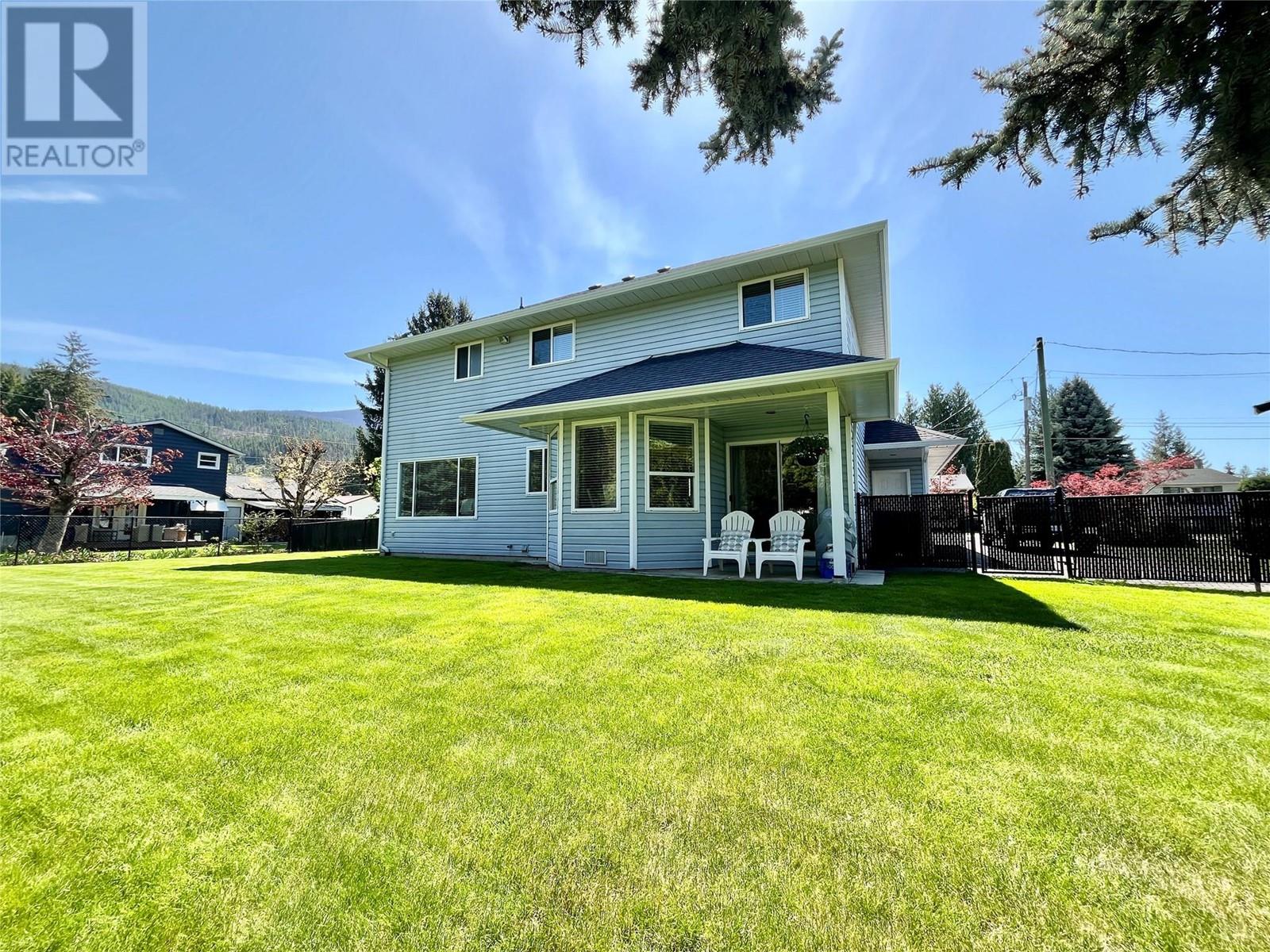 Photo 45 of 514 Forest Park Street, Sicamous BC