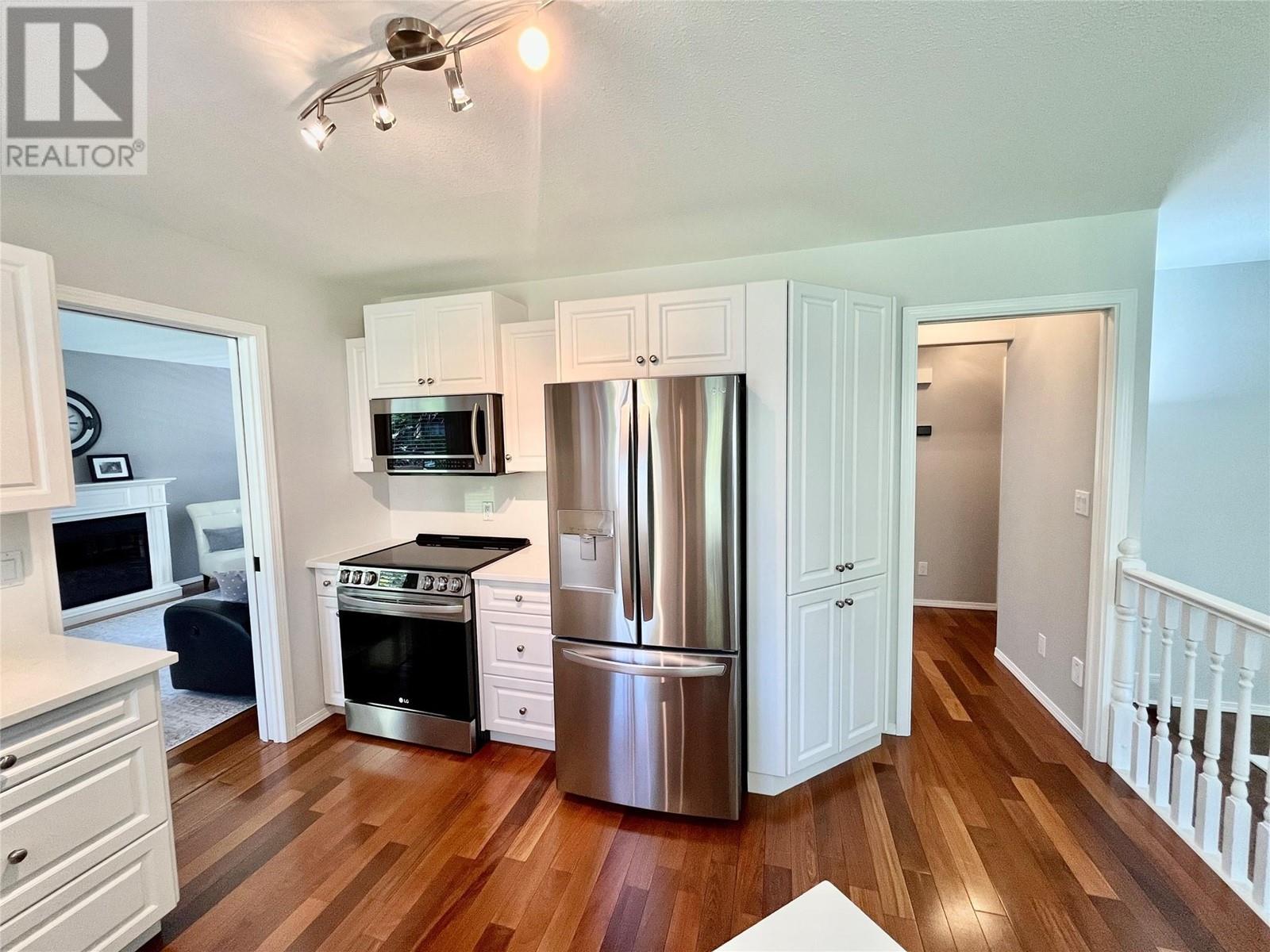 Photo 48 of 514 Forest Park Street, Sicamous BC