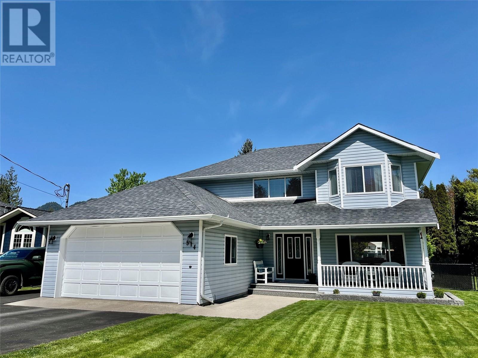Photo 37 of 514 Forest Park Street, Sicamous BC