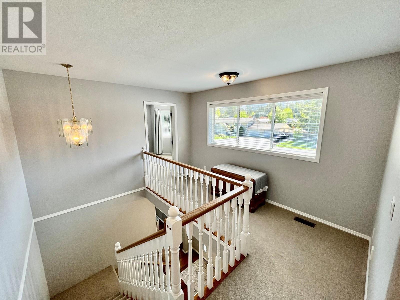 Photo 7 of 514 Forest Park Street, Sicamous BC