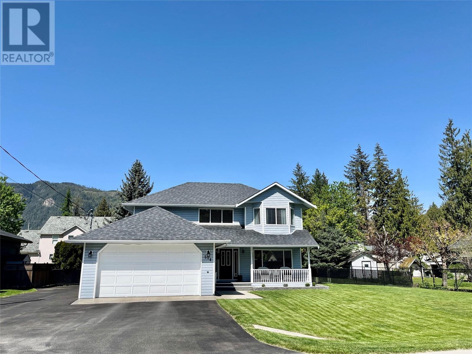 Photo 49 of 514 Forest Park Street, Sicamous BC