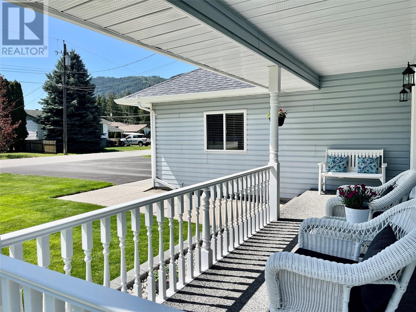 Photo 33 of 514 Forest Park Street, Sicamous BC