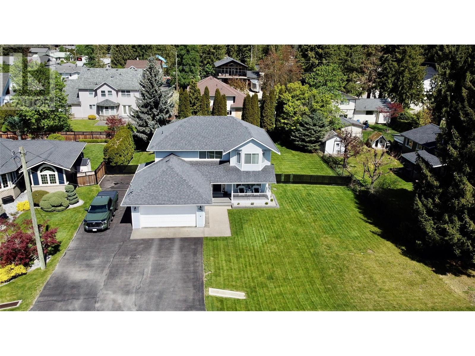 Photo 35 of 514 Forest Park Street, Sicamous BC