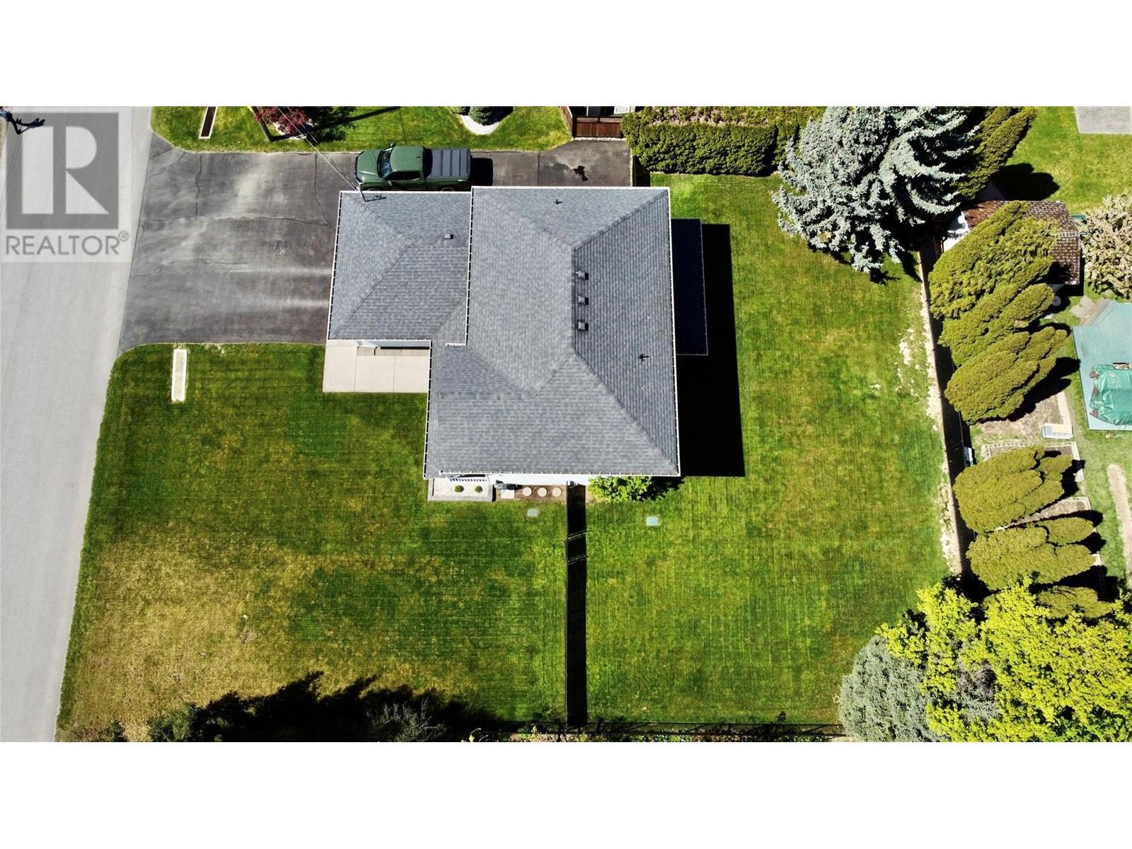 Photo 18 of 514 Forest Park Street, Sicamous BC