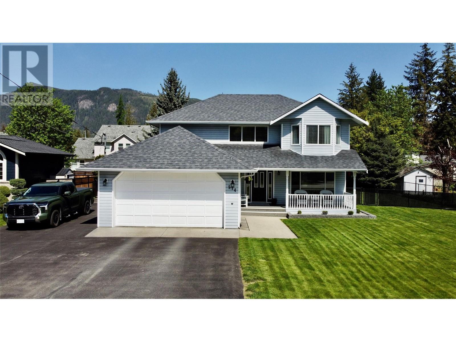 Photo 16 of 514 Forest Park Street, Sicamous BC
