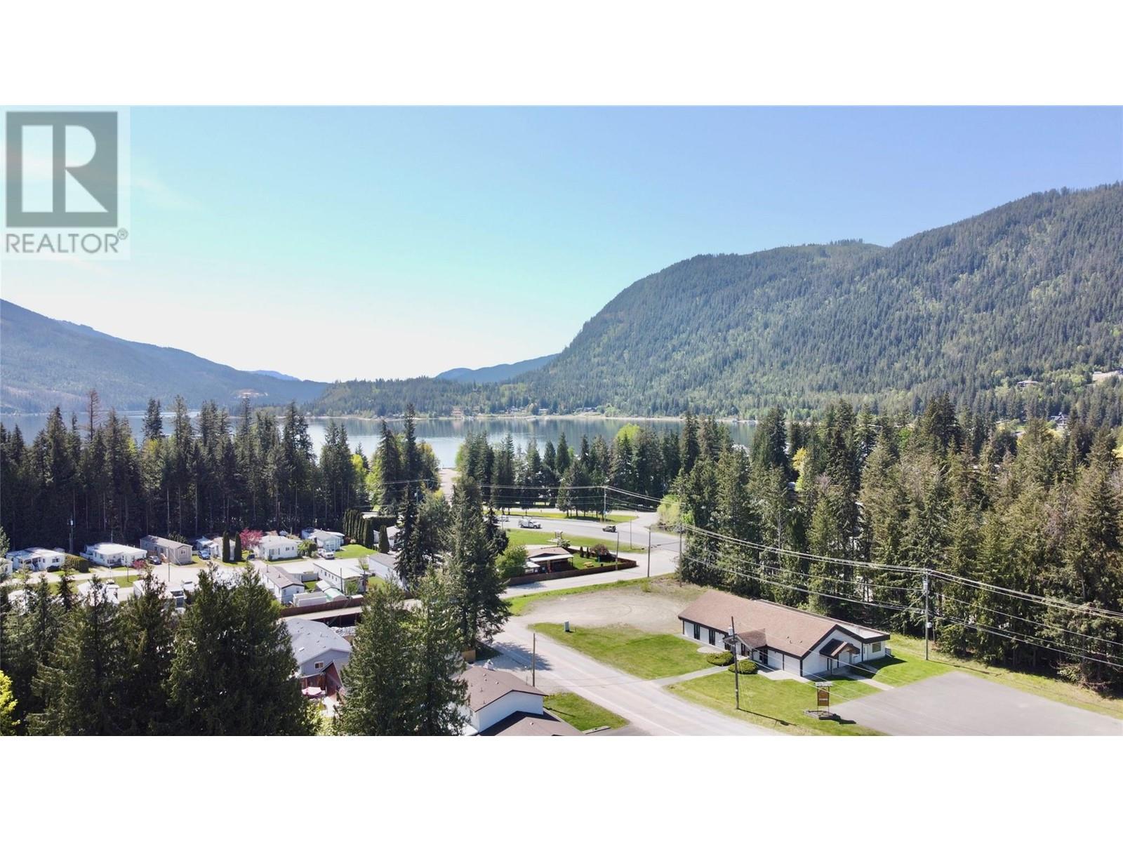 Photo 20 of 514 Forest Park Street, Sicamous BC
