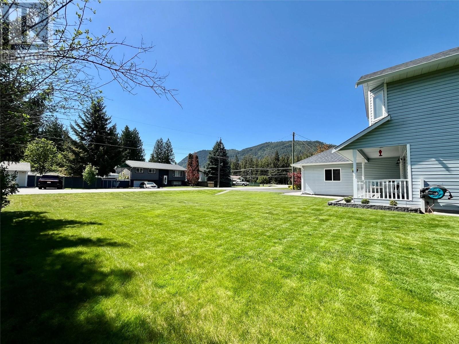 Photo 59 of 514 Forest Park Street, Sicamous BC