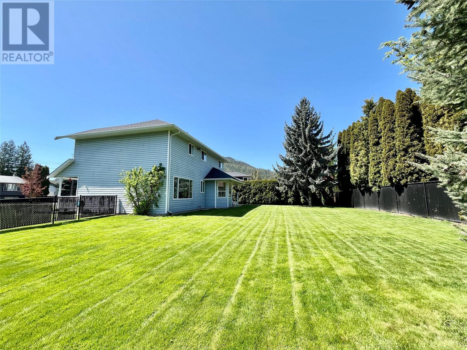 Photo 55 of 514 Forest Park Street, Sicamous BC