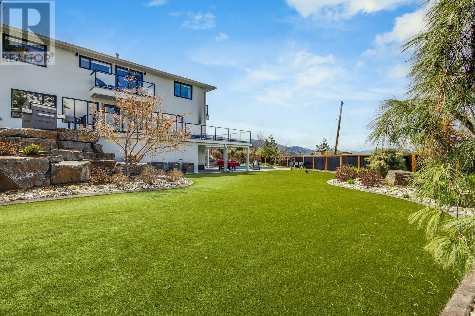  4812 Lakeshore Place, Kelowna
