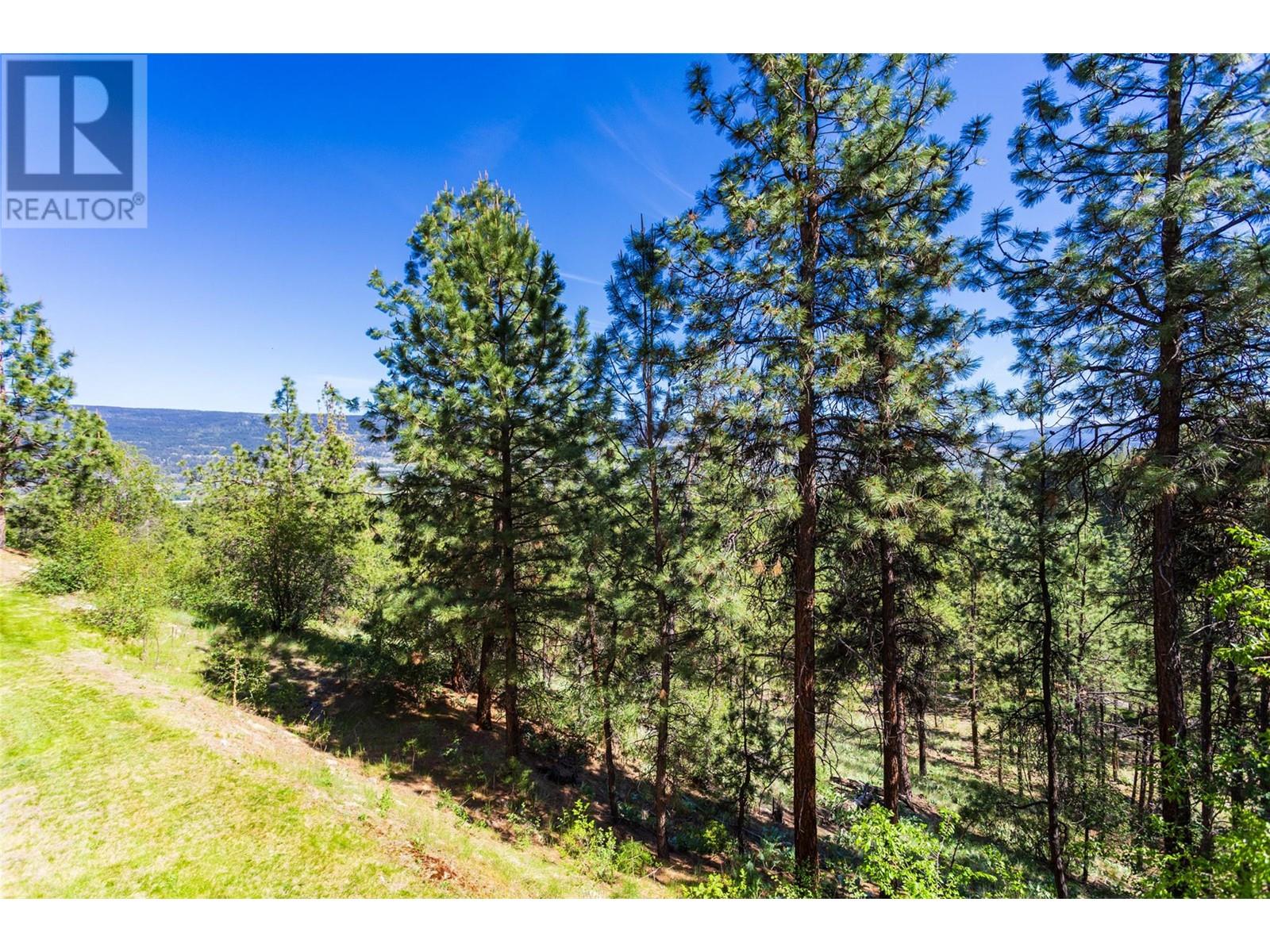 124 1795 Country Club Drive, Kelowna