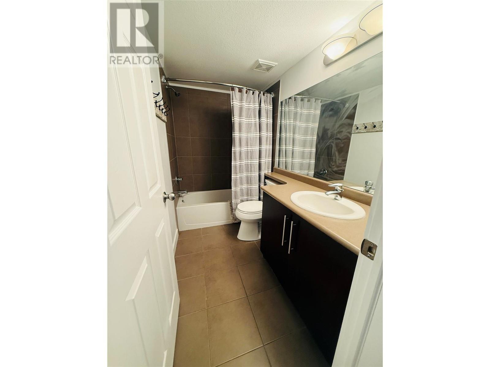 205 Third Avenue Unit# 2102, Invermere