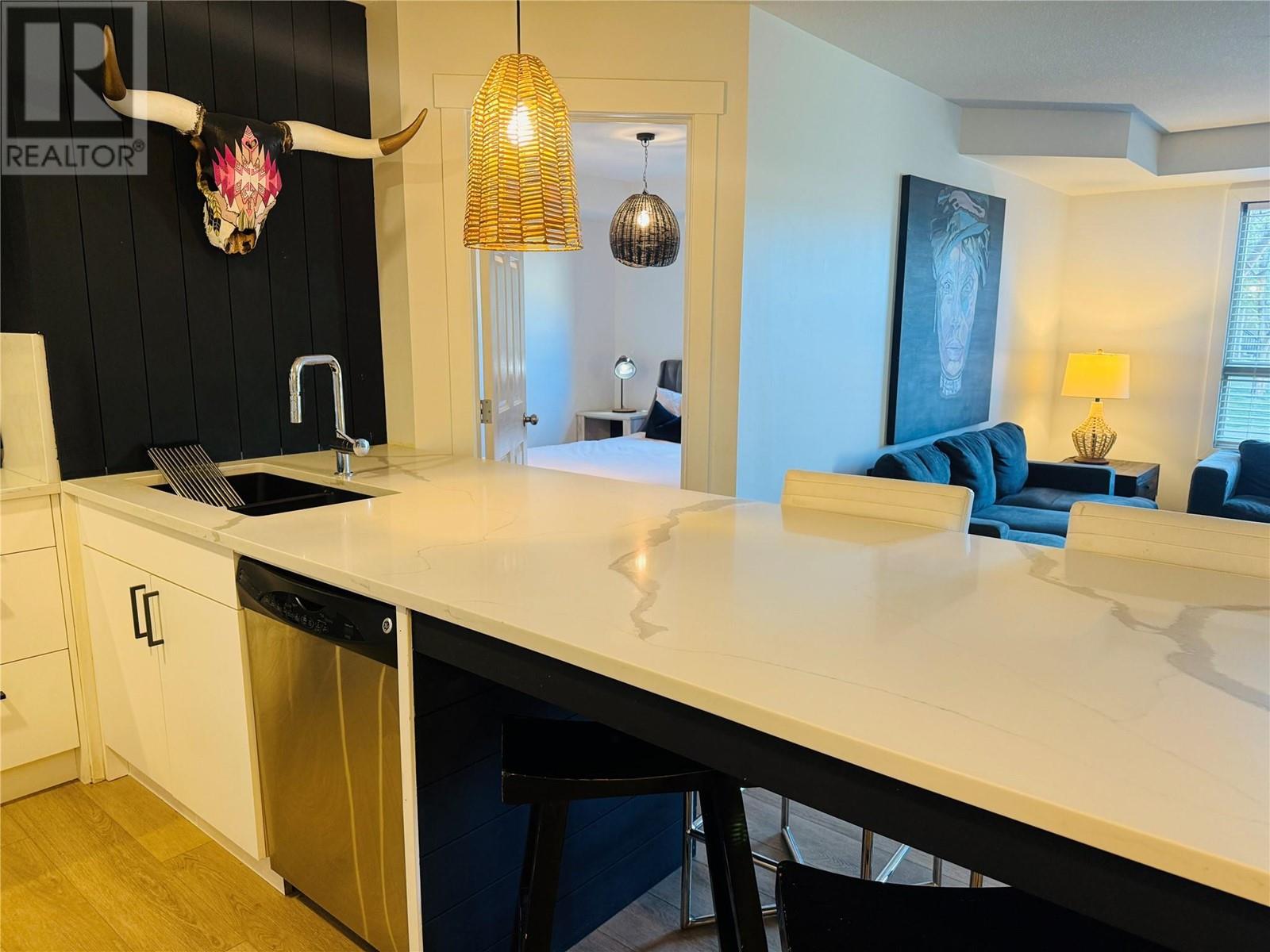 205 Third Avenue Unit# 2102, Invermere