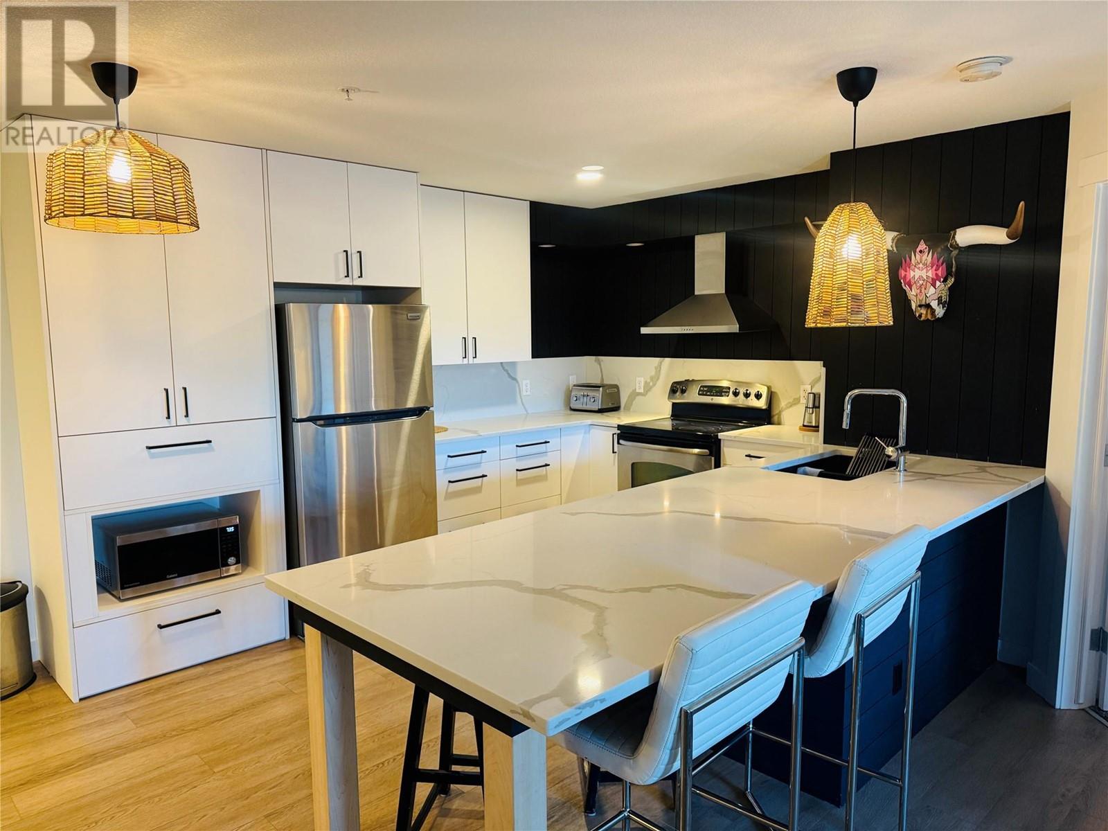 205 Third Avenue Unit# 2102, Invermere