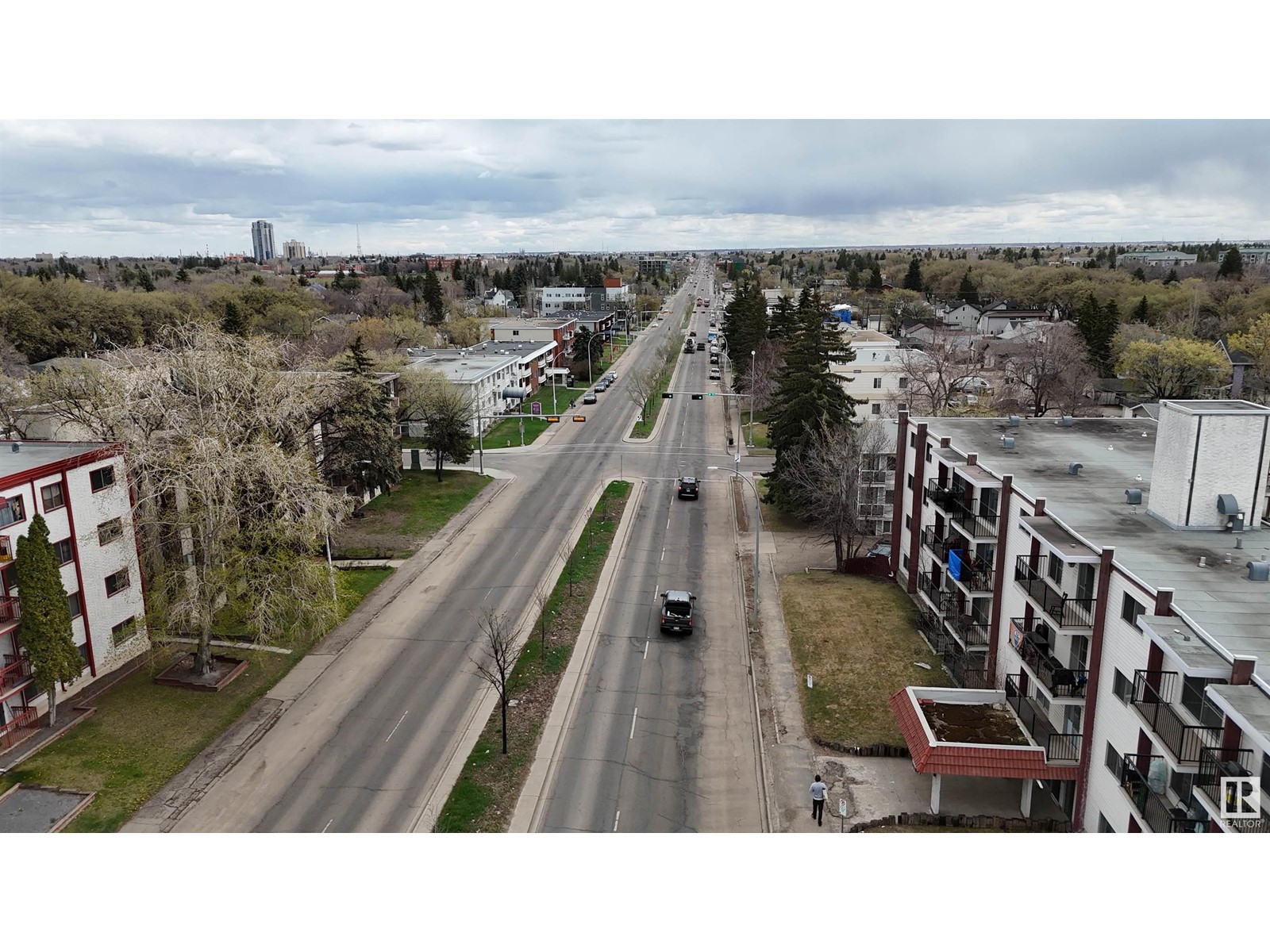 Photo 27 of 4 9835 82 Av Nw, Edmonton AB