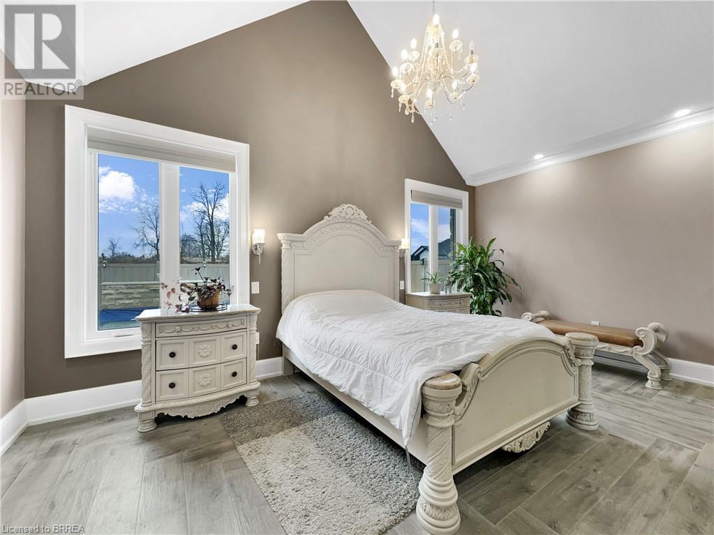 Photo 15 of 18 Harper Boulevard, Brantford ON
