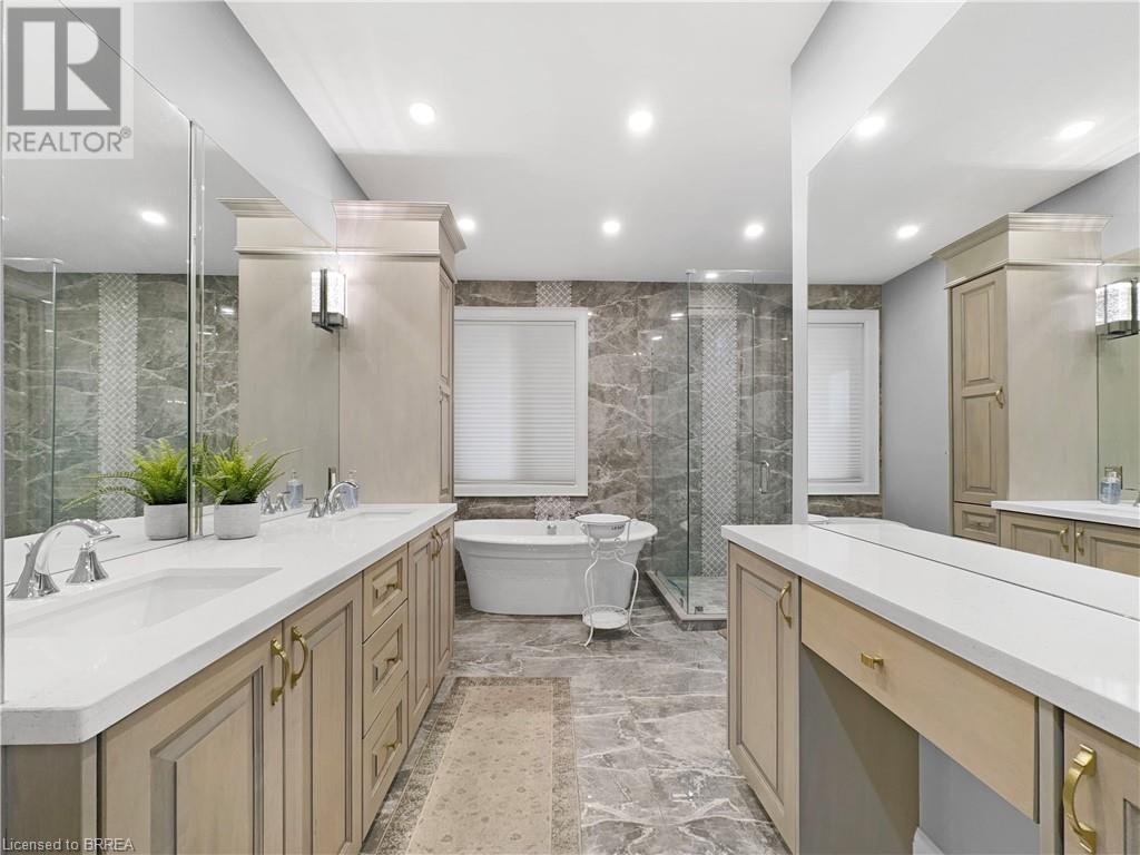 Photo 17 of 18 Harper Boulevard, Brantford ON