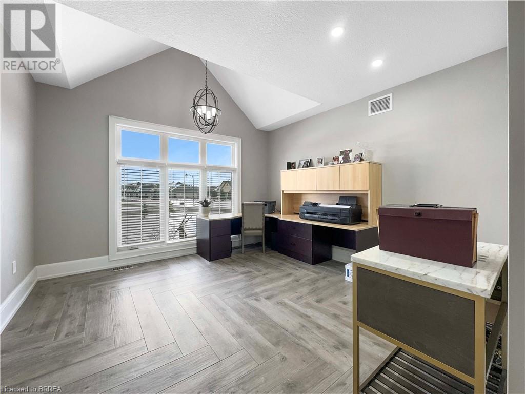 Photo 24 of 18 Harper Boulevard, Brantford ON