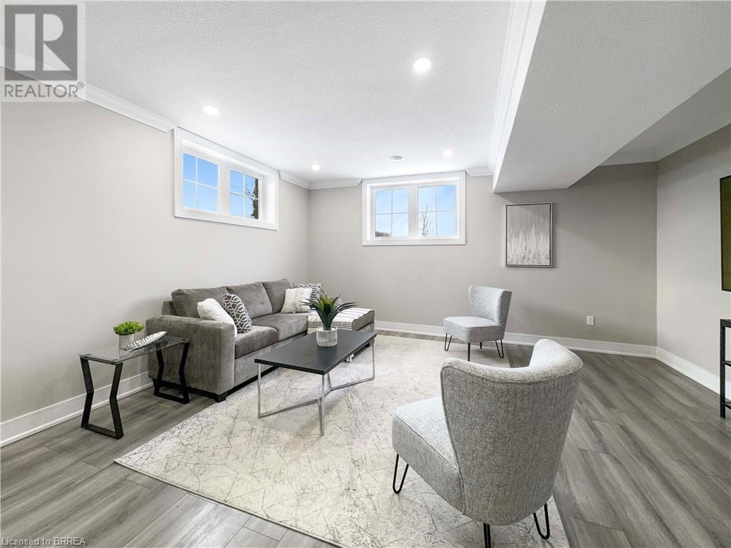 Photo 32 of 18 Harper Boulevard, Brantford ON