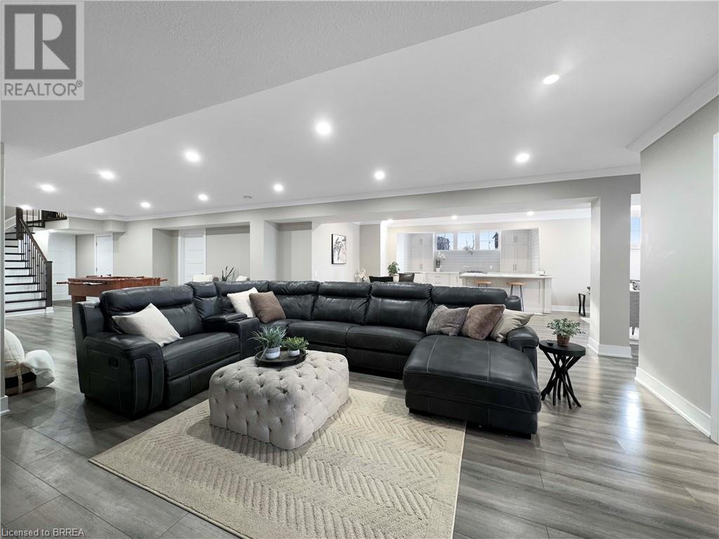 Photo 37 of 18 Harper Boulevard, Brantford ON