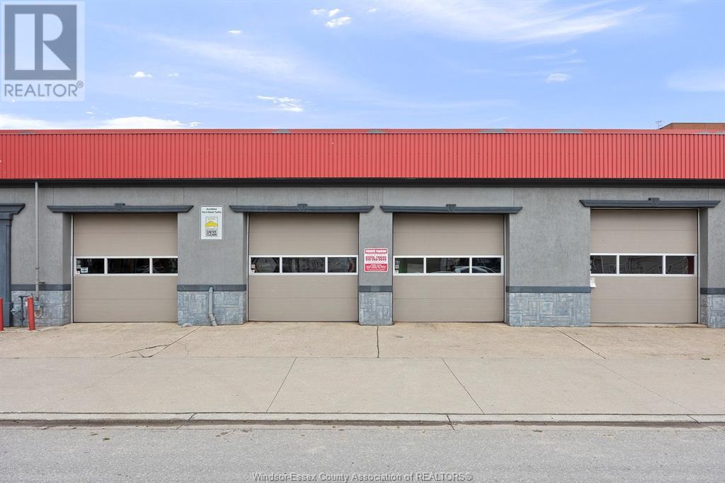 Photo 11 of 857 Howard Avenue, Windsor ON