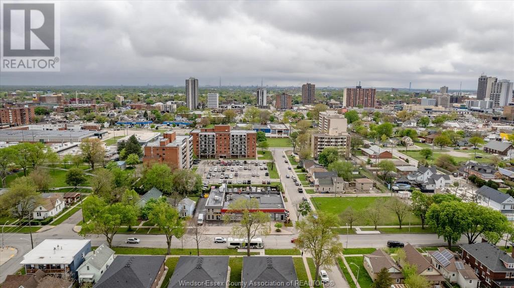 Photo 5 of 857 Howard Avenue, Windsor ON
