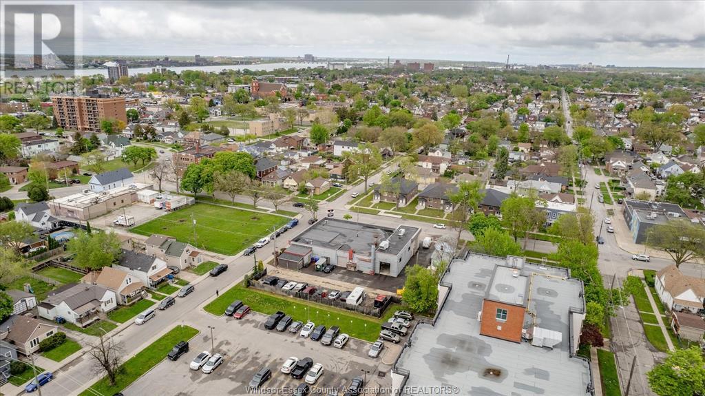 Photo 8 of 857 Howard Avenue, Windsor ON
