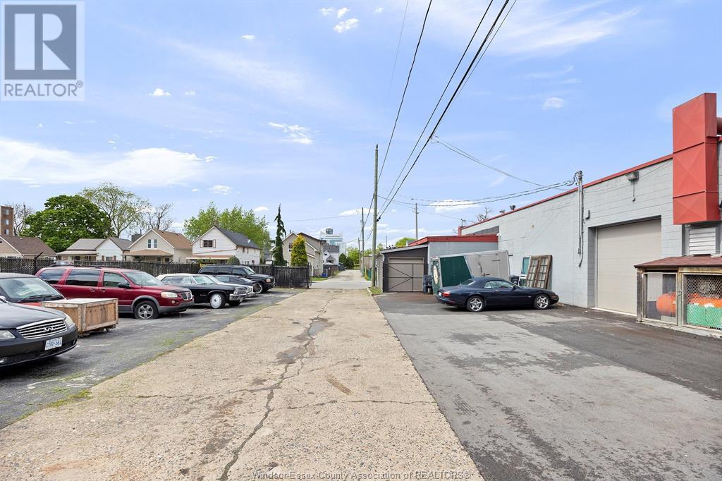 Photo 22 of 857 Howard Avenue, Windsor ON