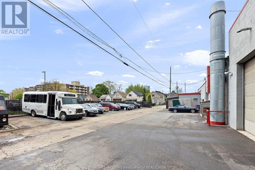 Photo 24 of 857 Howard Avenue, Windsor ON