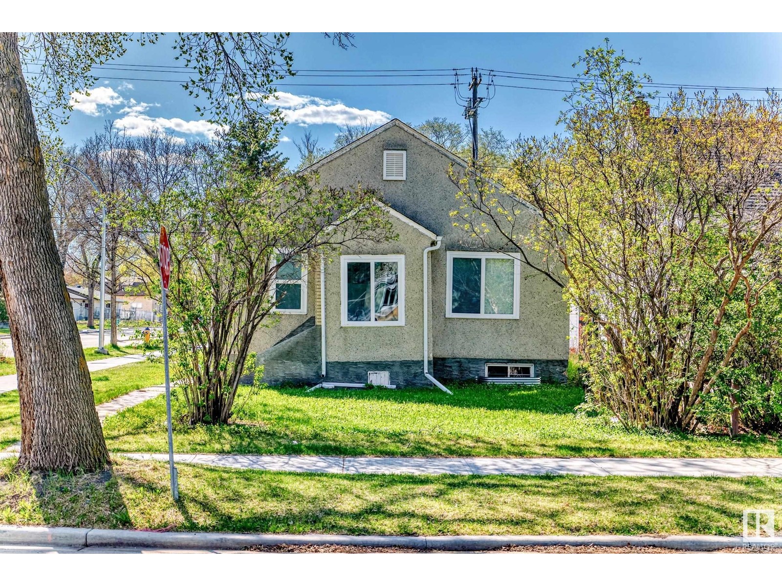 11902 90 ST NW, Edmonton