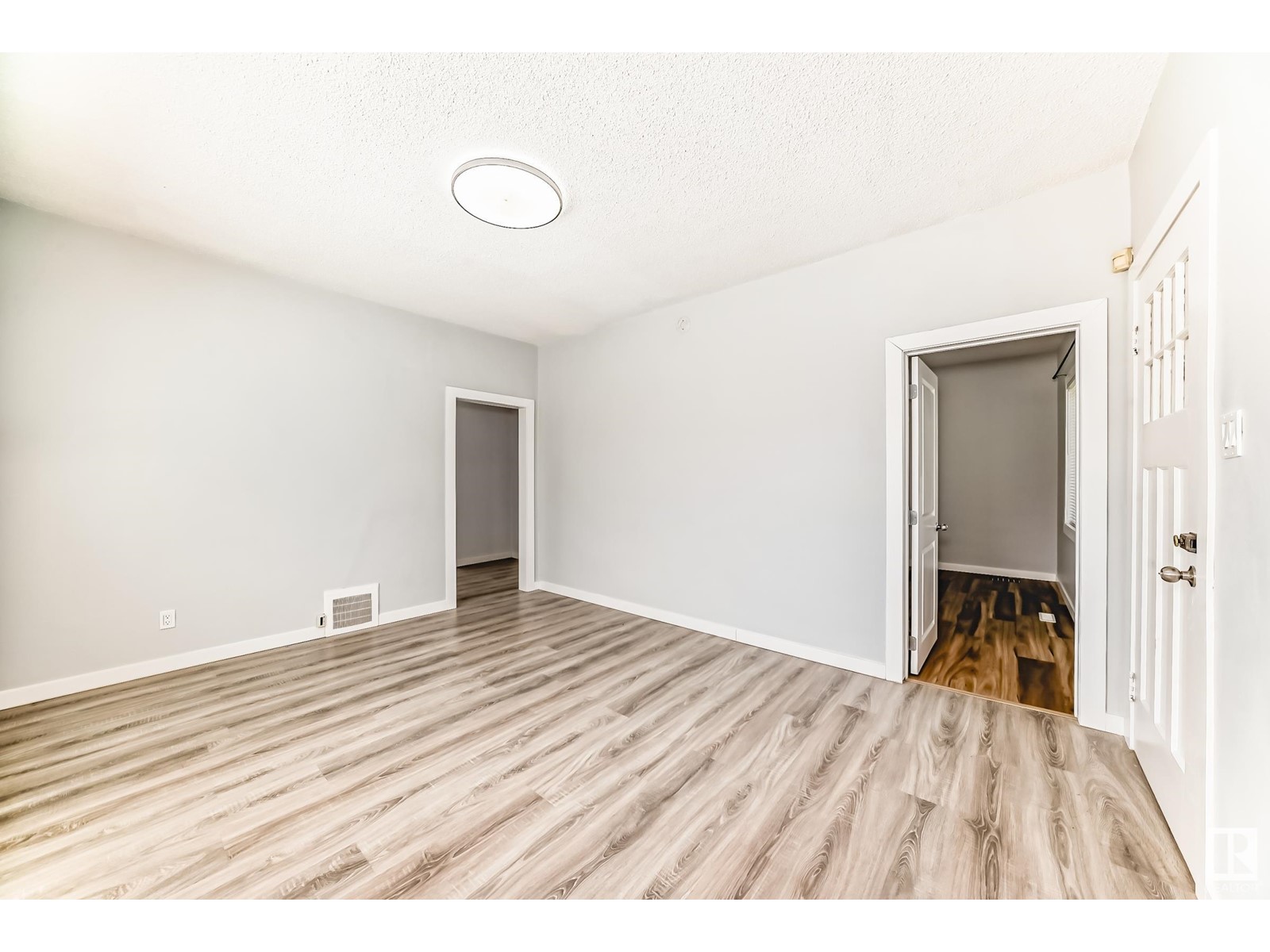 11902 90 ST NW, Edmonton