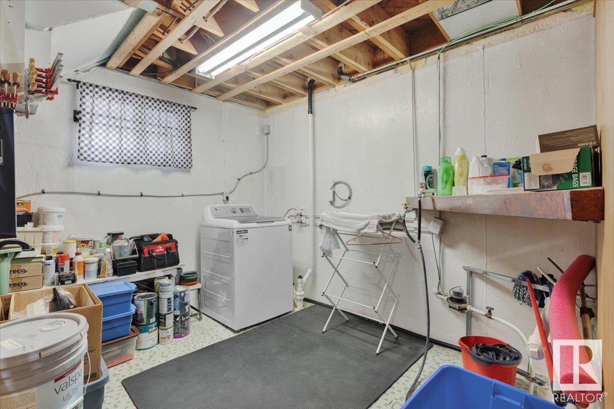 4222 113 AV NW, Edmonton