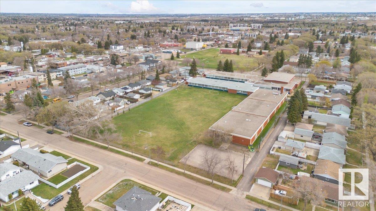 4222 113 AV NW, Edmonton