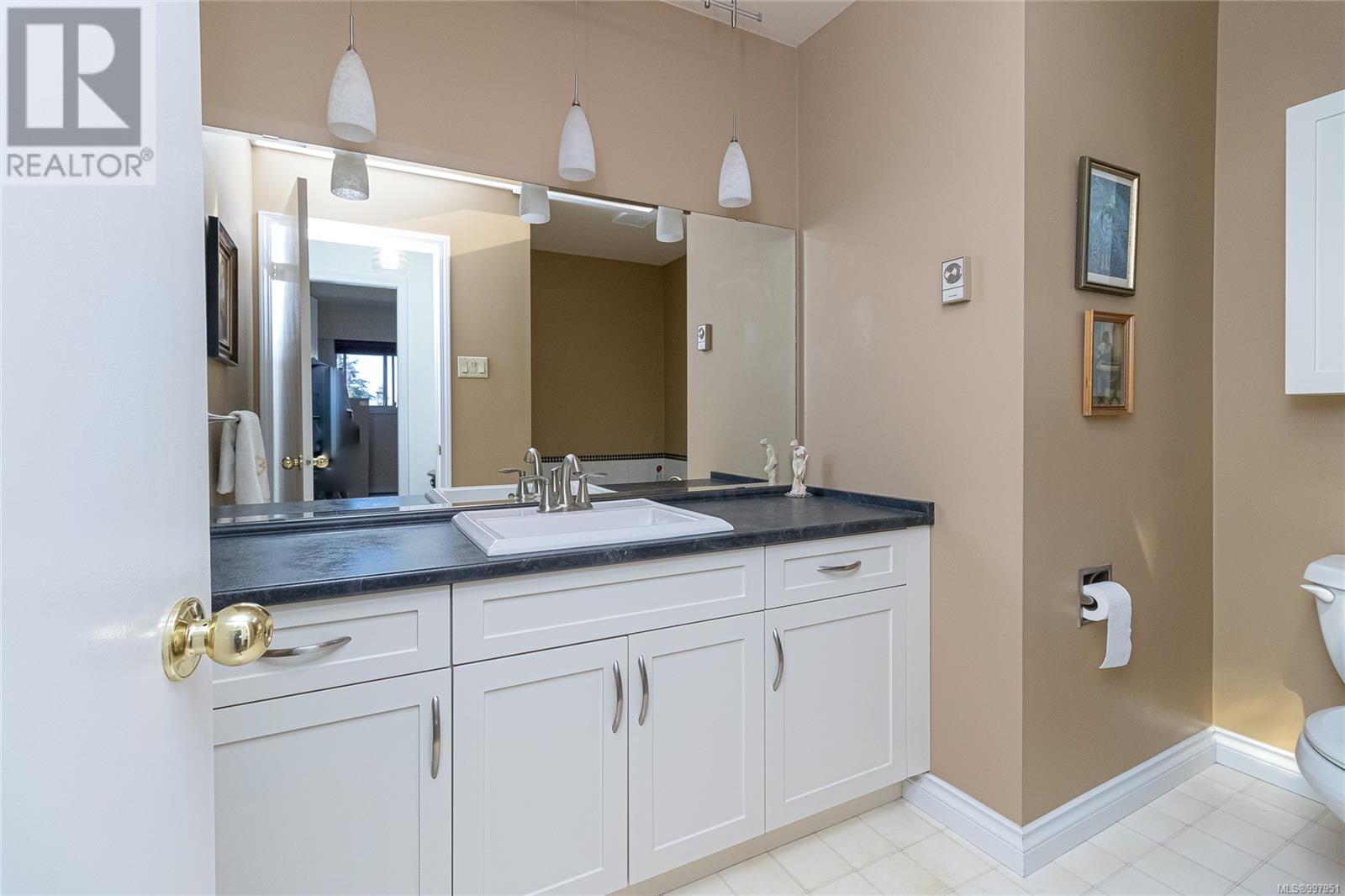 2295 GREENLANDS RD - Image 27