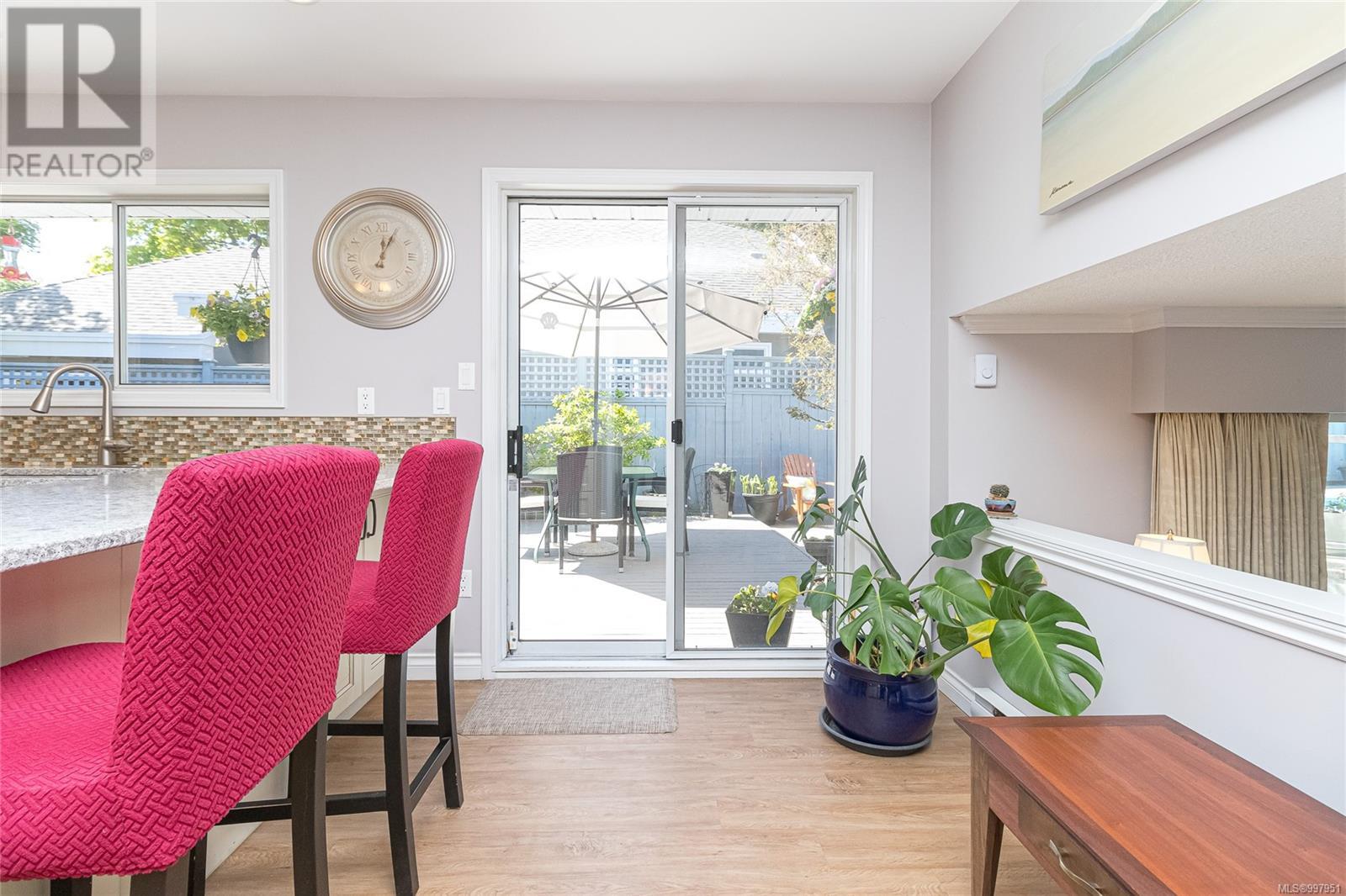 2295 GREENLANDS RD - Image 17