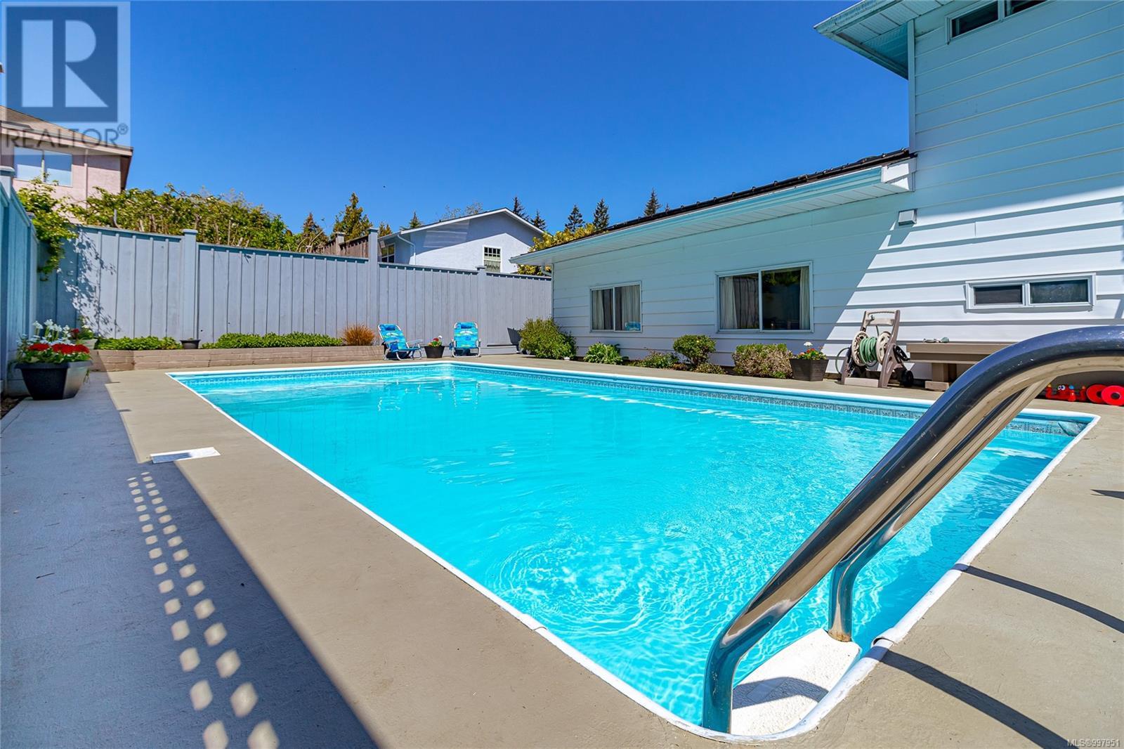 2295 GREENLANDS RD - Image 37