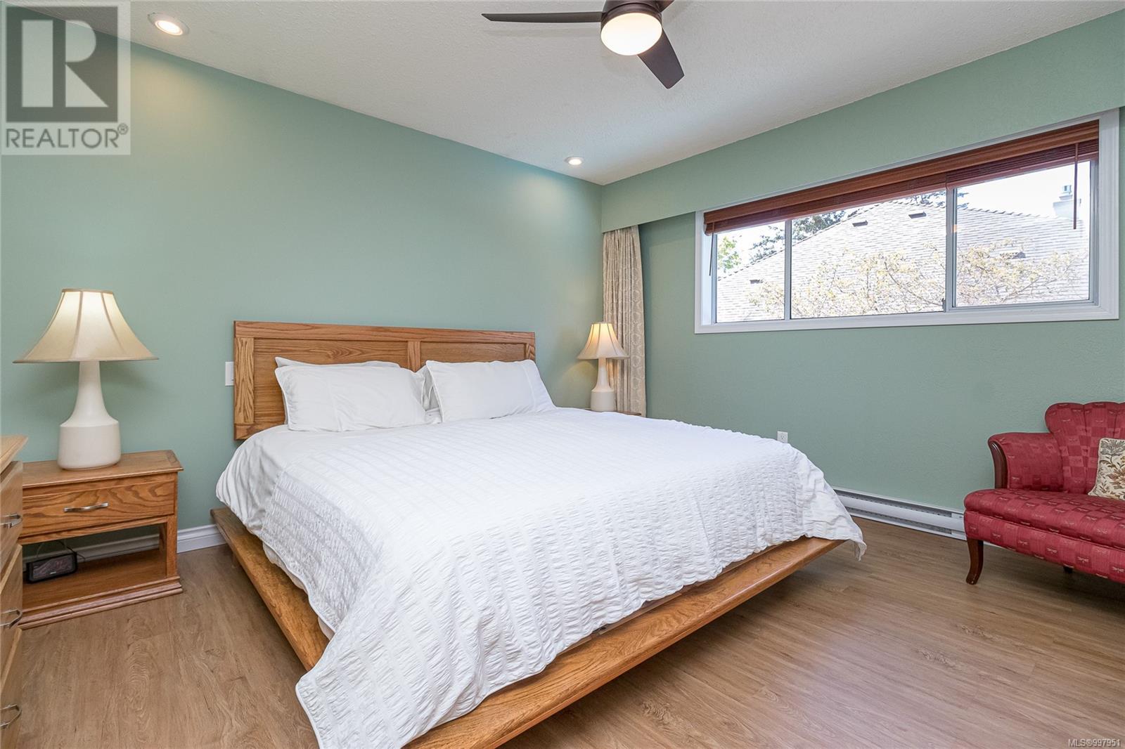2295 GREENLANDS RD - Image 20
